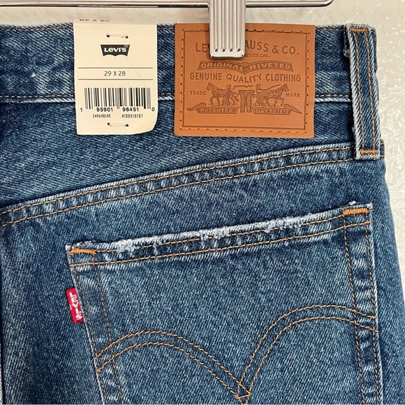 Levi’s Wedgie Straight Dark Wash Distressed Jeans NWT Size 29 - Picture 11 of 12